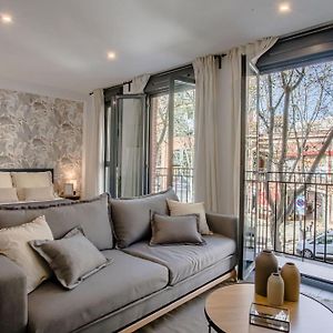 Estudio con Cama Queen Adaptado para Discapacitados